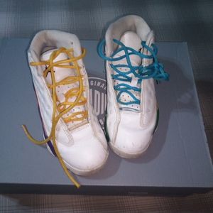 Unisex boys girls Jordans mismatched colors vintage 13.5 kids